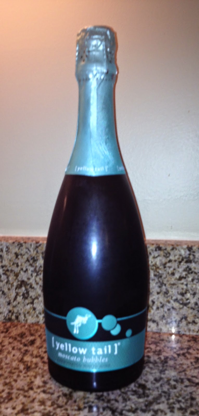 yellow tail red moscato bubbles review